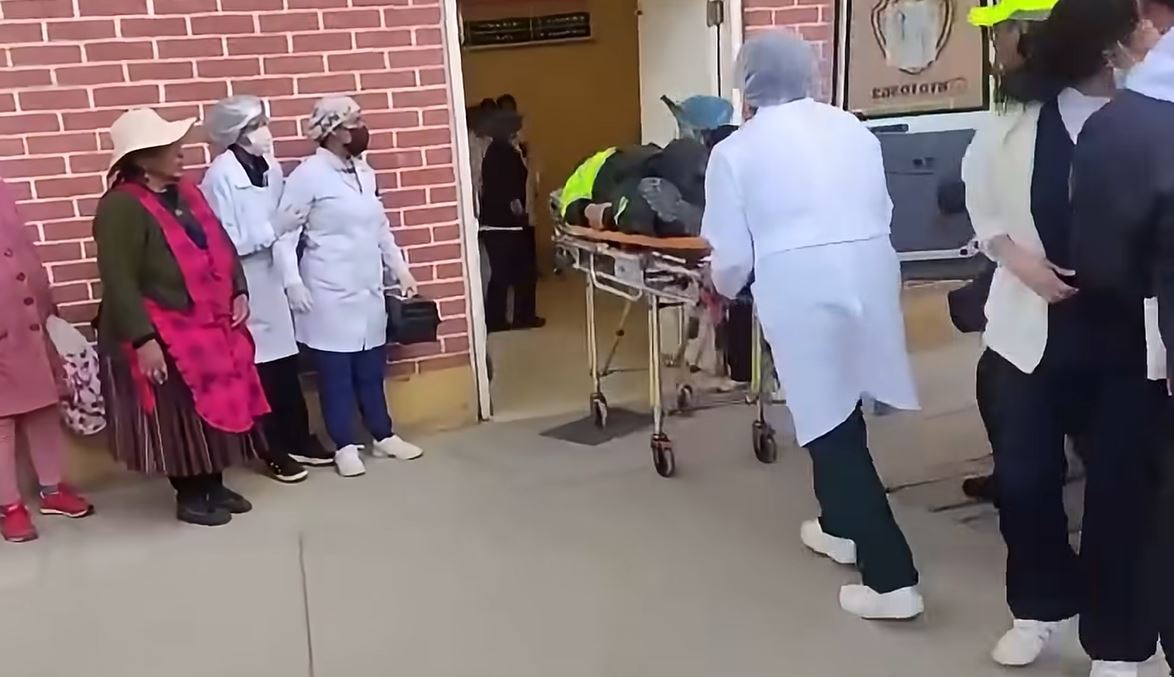 Las víctimas fueron trasladadas a hospitales en Viacha, La Paz y El Alto.