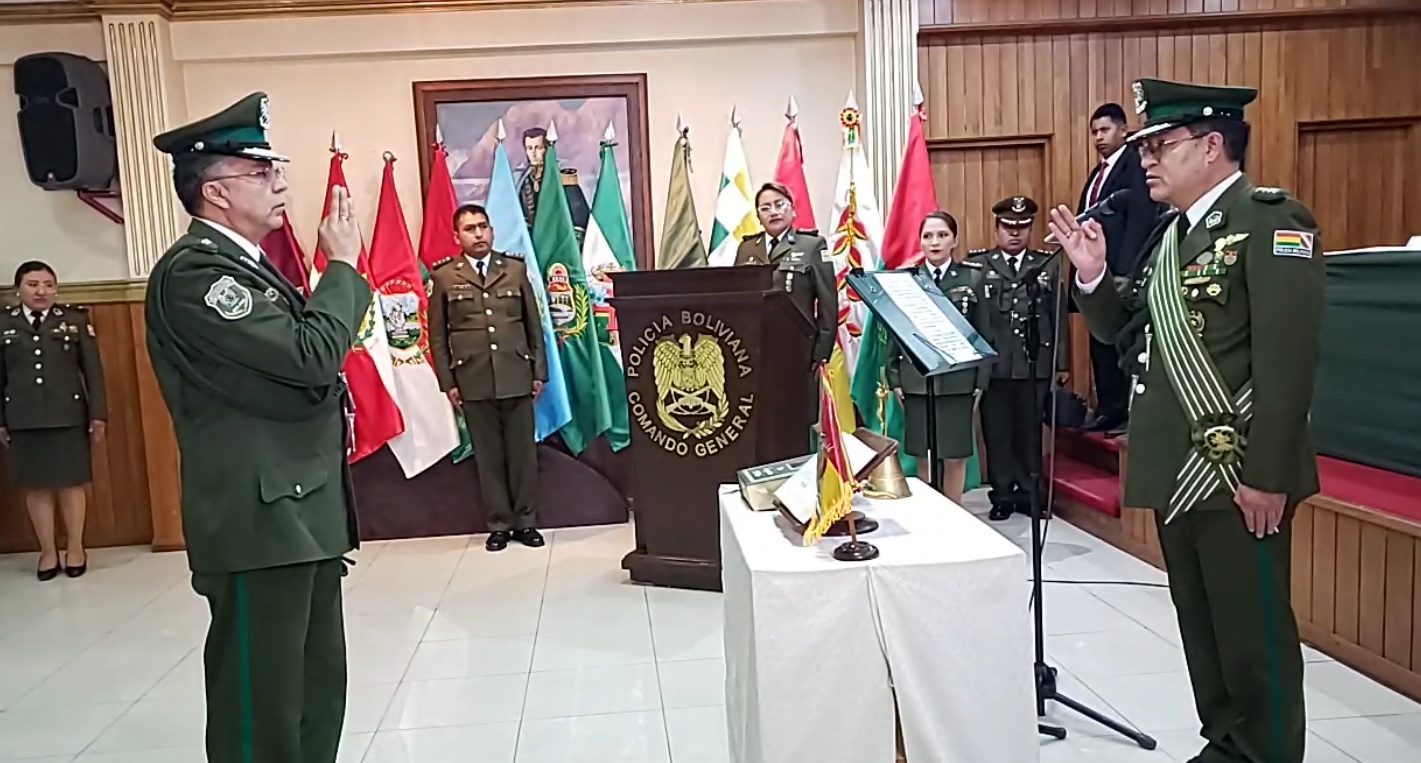 Posesión del coronel Lucio Enrique René Jiménez Vargas como nuevo inspector general interino de la Policía. Foto: captura video