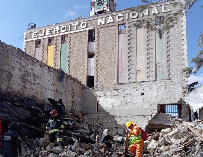 Parte de la infraestructura dañada del Regimiento Bolívar. Foto: Ministerio de Gobierno