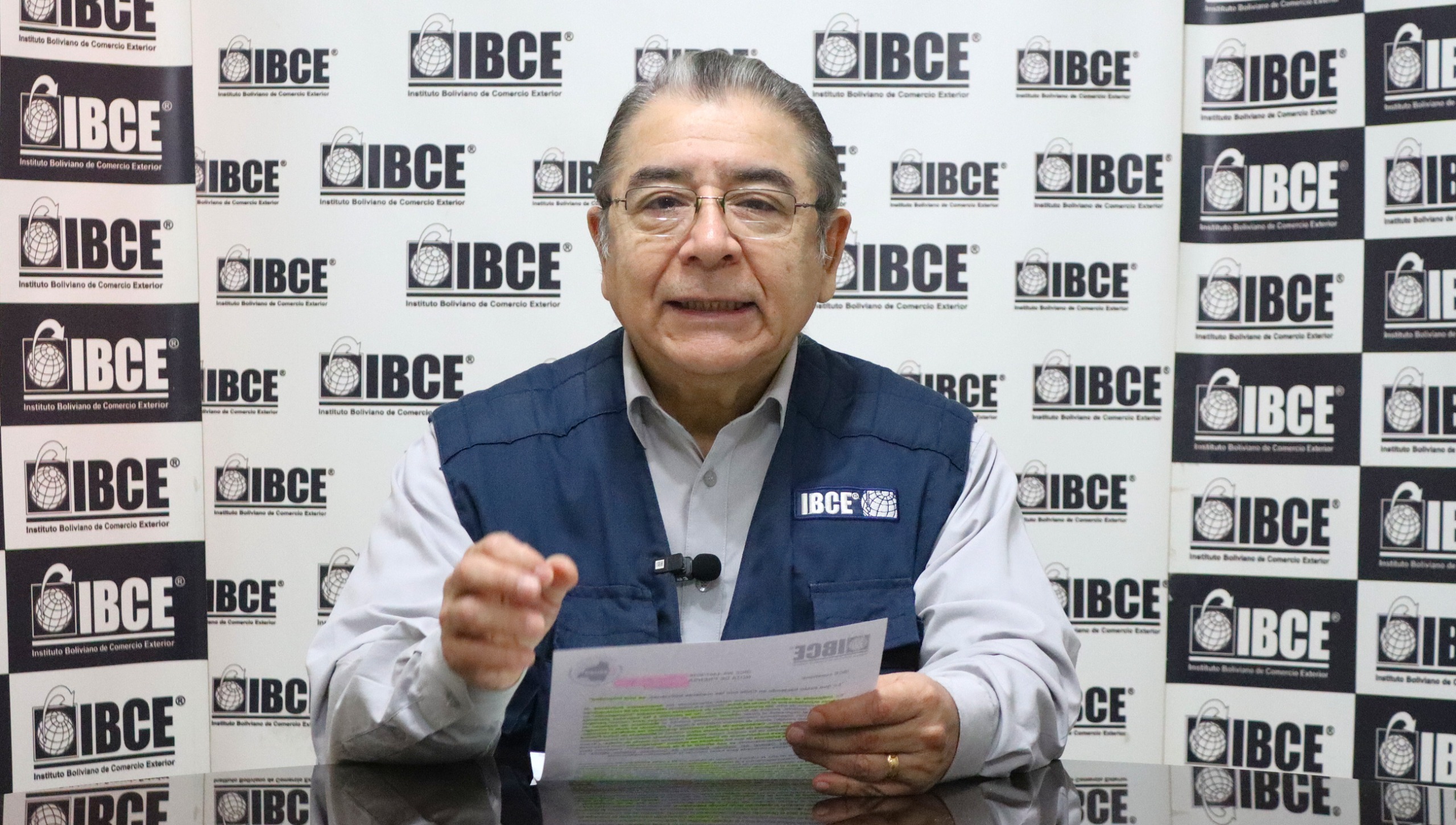 El gerente del IBCE, Gary Rodríguez, en conferencia de prensa. Foto: IBCE.