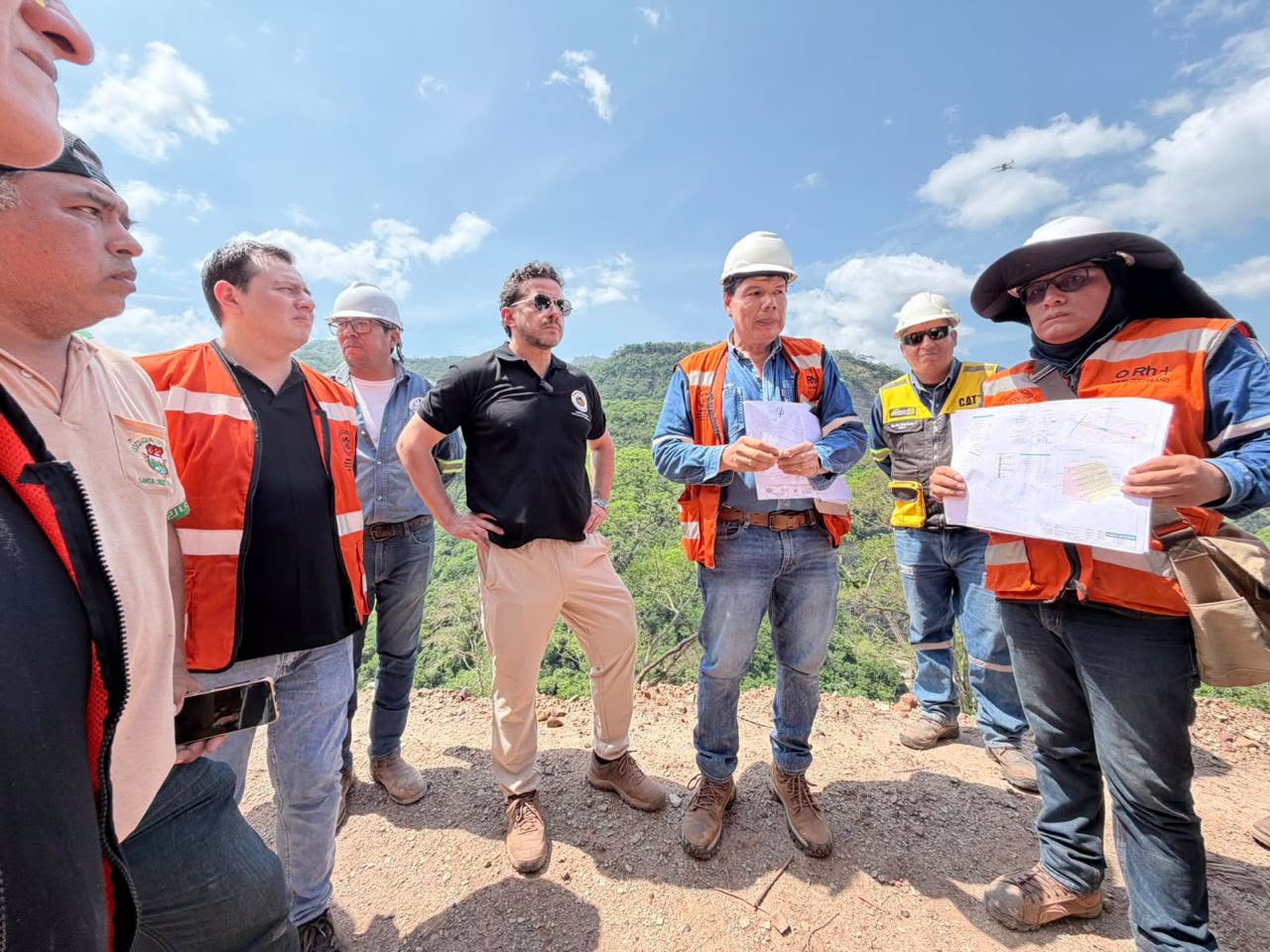 Inspección al sector Petacas, tramo La Angostura – Samaipata, en Santa Cruz. Fotos: ABC.