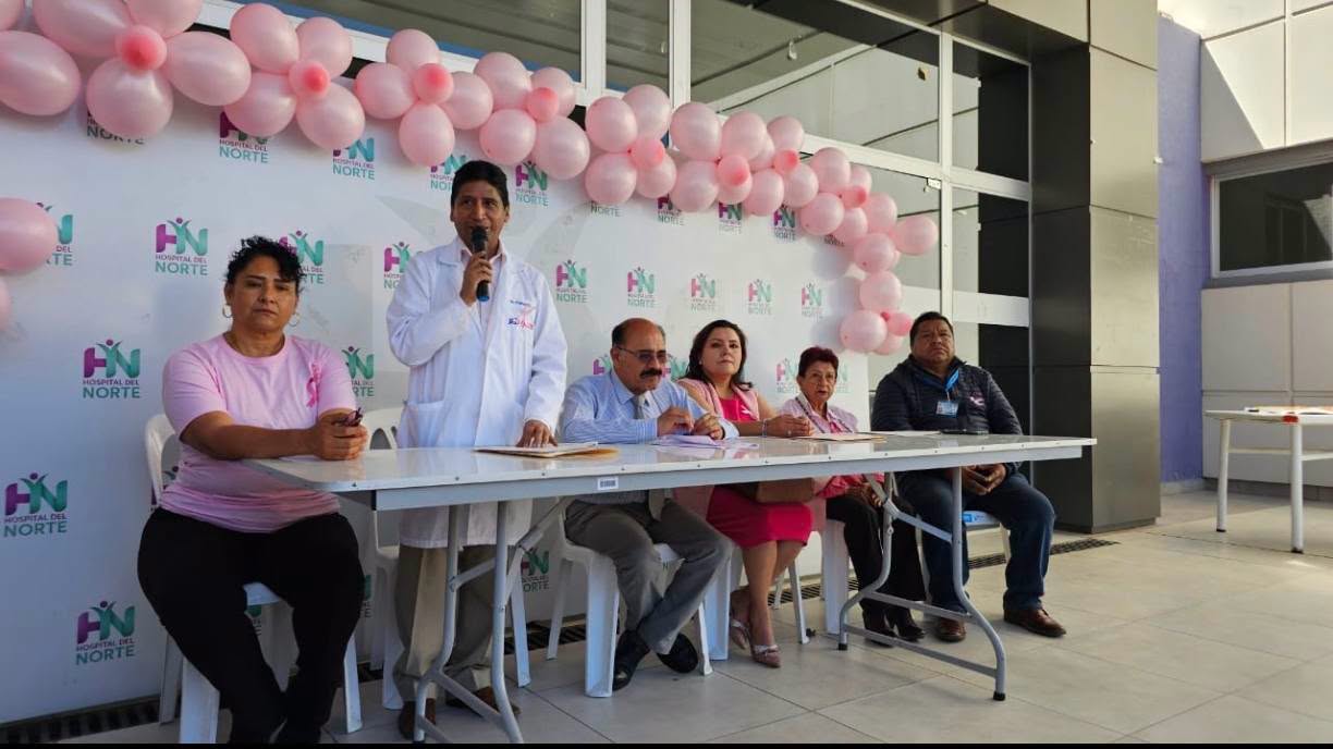Lanzamiento de la campaña "Octubre Rosa" en el Hospital del Norte de Cochabamba. Fotos: Sedes Cochabamba.