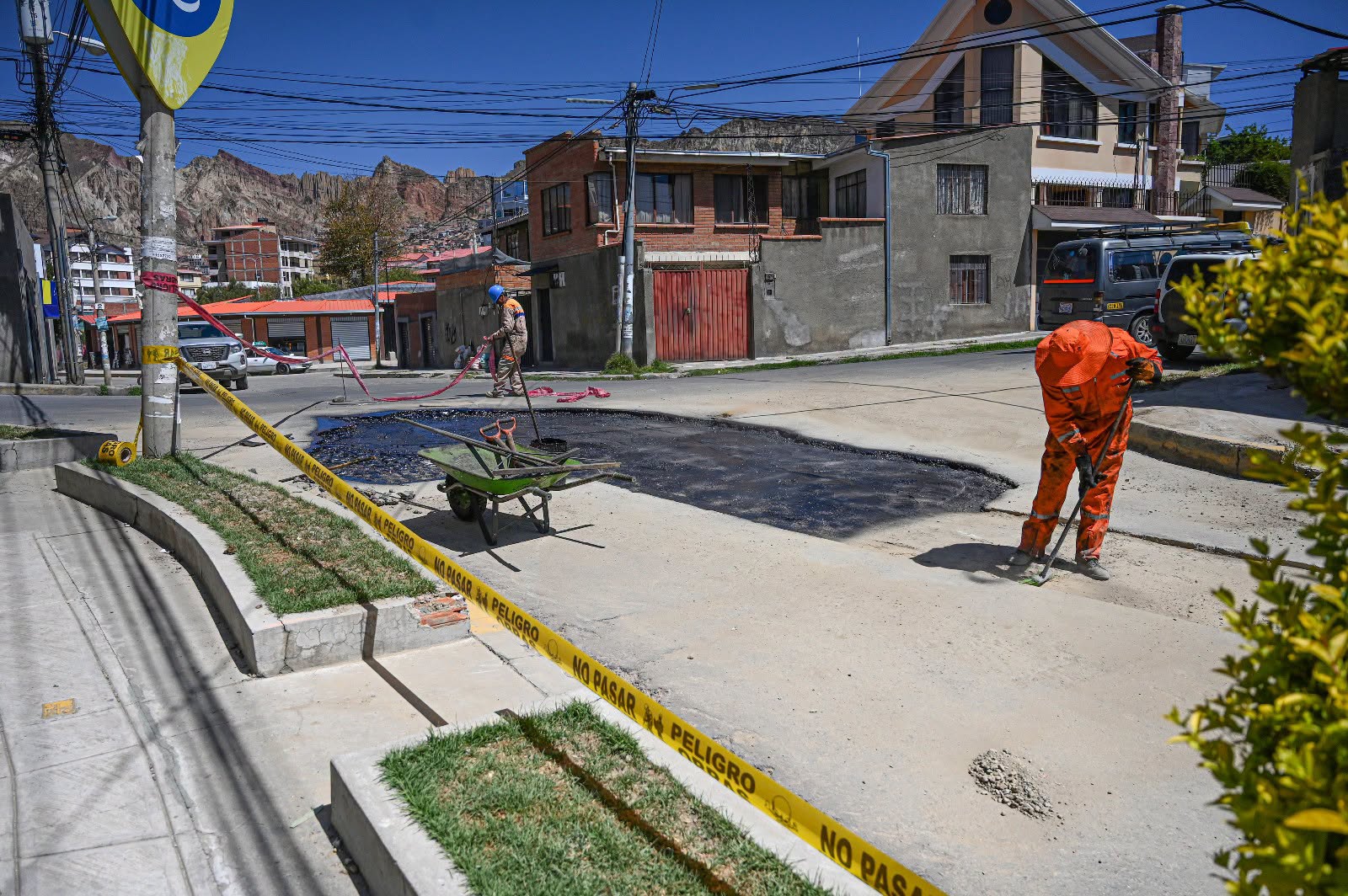 Trabajos que realiza Epsas para la renovación de las redes de alcantarillado sanitario y pluvial en Cota Cota. Fotos: Epsas.