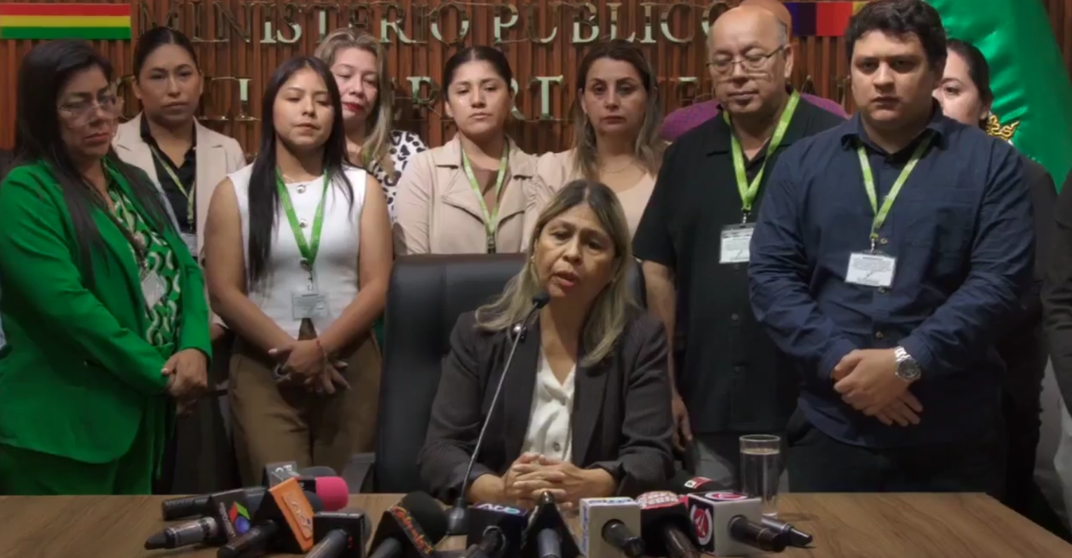 Conferencia de prensa brindada por la nueva fiscal departamental de Santa Cruz, Mabel Andrade. Foto: Captura Fiscalía General del Estado.
