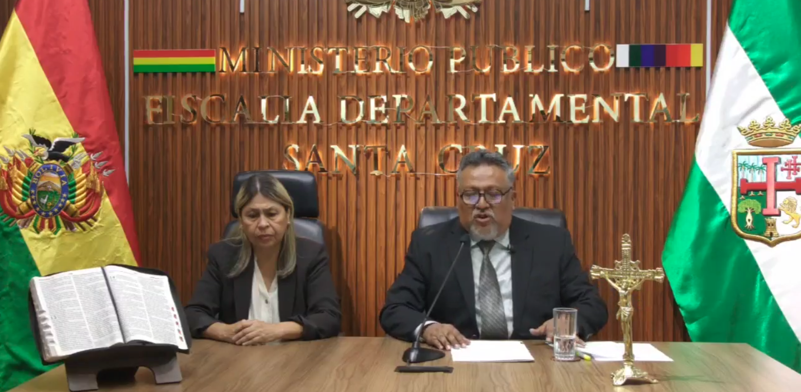 Mabel Andrade y Luis Montaño en conferencia de prensa este jueves. Foto: Captura Fiscalía General del Estado.