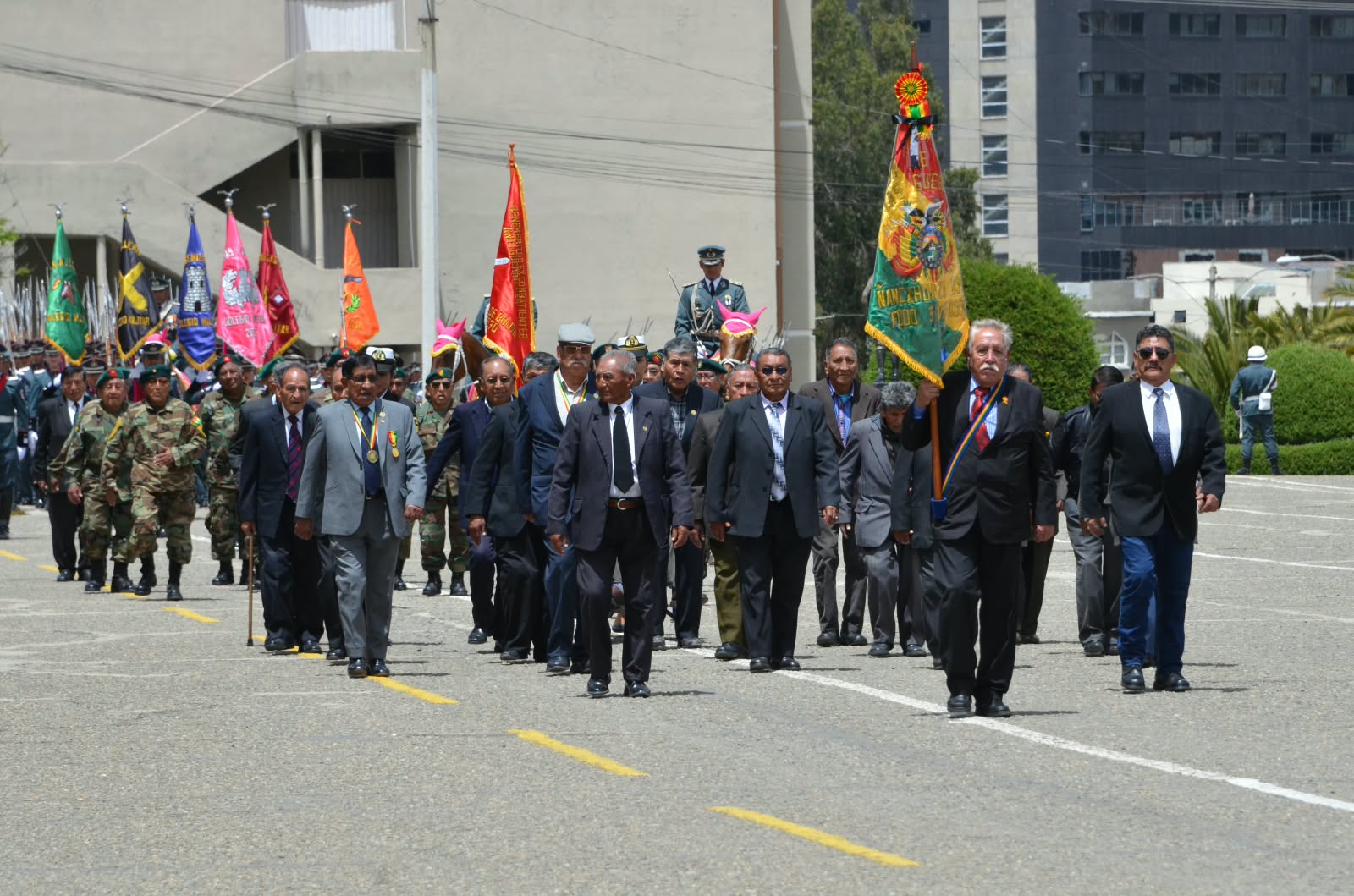 Homenaje a los excombatientes de Ñancahuazú de 1967. Fotos: Ministerio de Defensa.