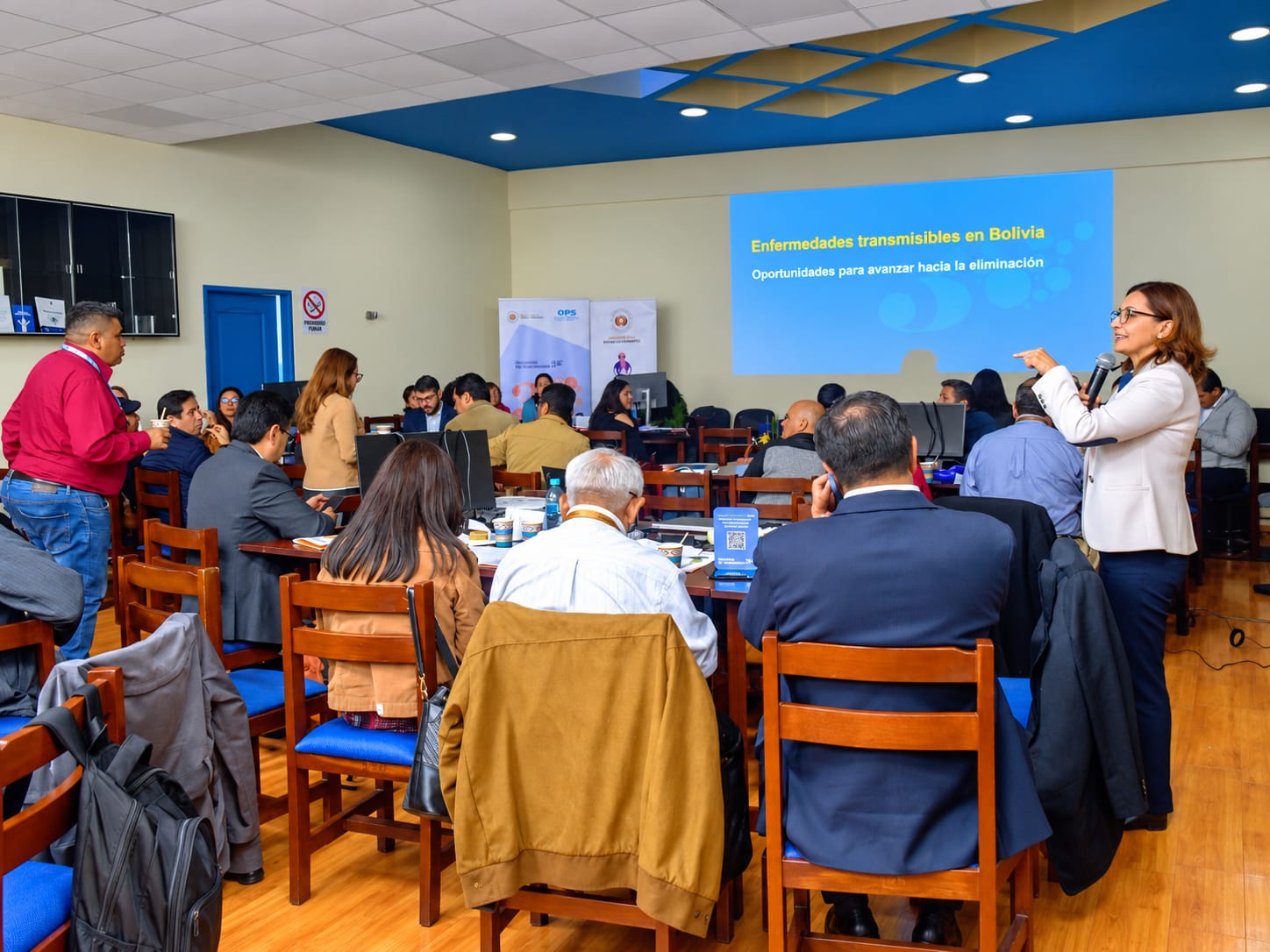 Encuentro entre el Ministerio de Salud y la Organización Panamericana de la Salud. Fotos: Ministerio de Salud y Deportes.