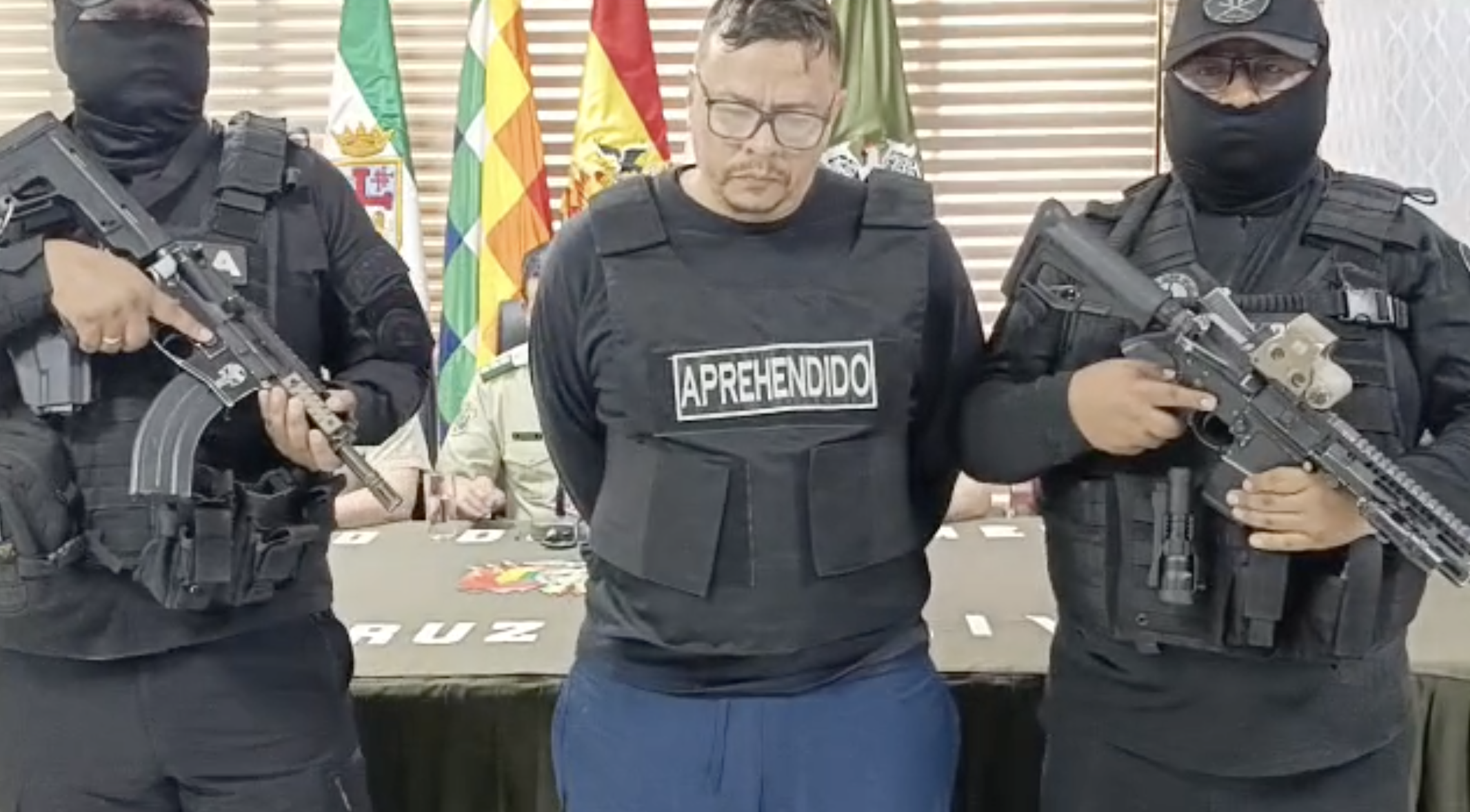 Alto miembro del Primer Comando de la Capital capturado en Santa Cruz. Foto: Captura Policía Boliviana.