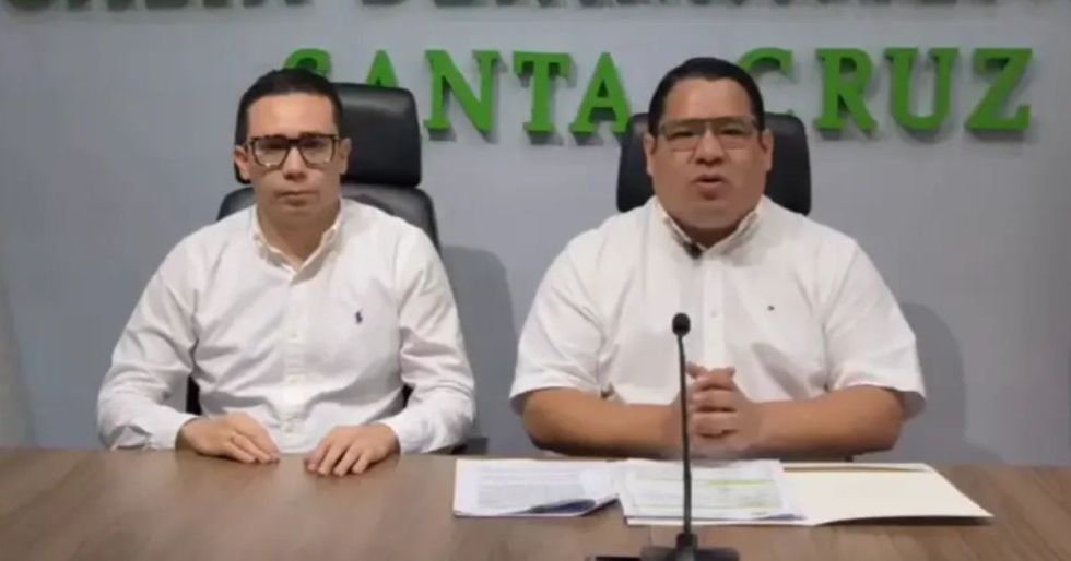 El fiscal general del Estado Roger Mariaca y el fiscal departamental de Santa Cruz Alberto Zeballos.