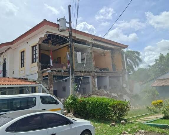 El hecho dejó daños materiales de consideración.