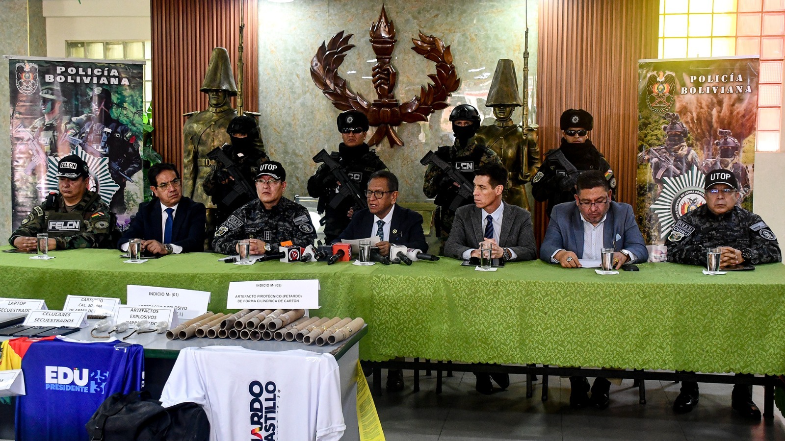 Autoridades del Gobierno y Policía en conferencia de prensa. Foto: Ministerio de Gobierno